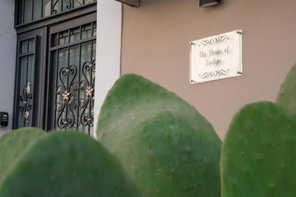 The House Of Evelyn Villa Catania Exterior photo